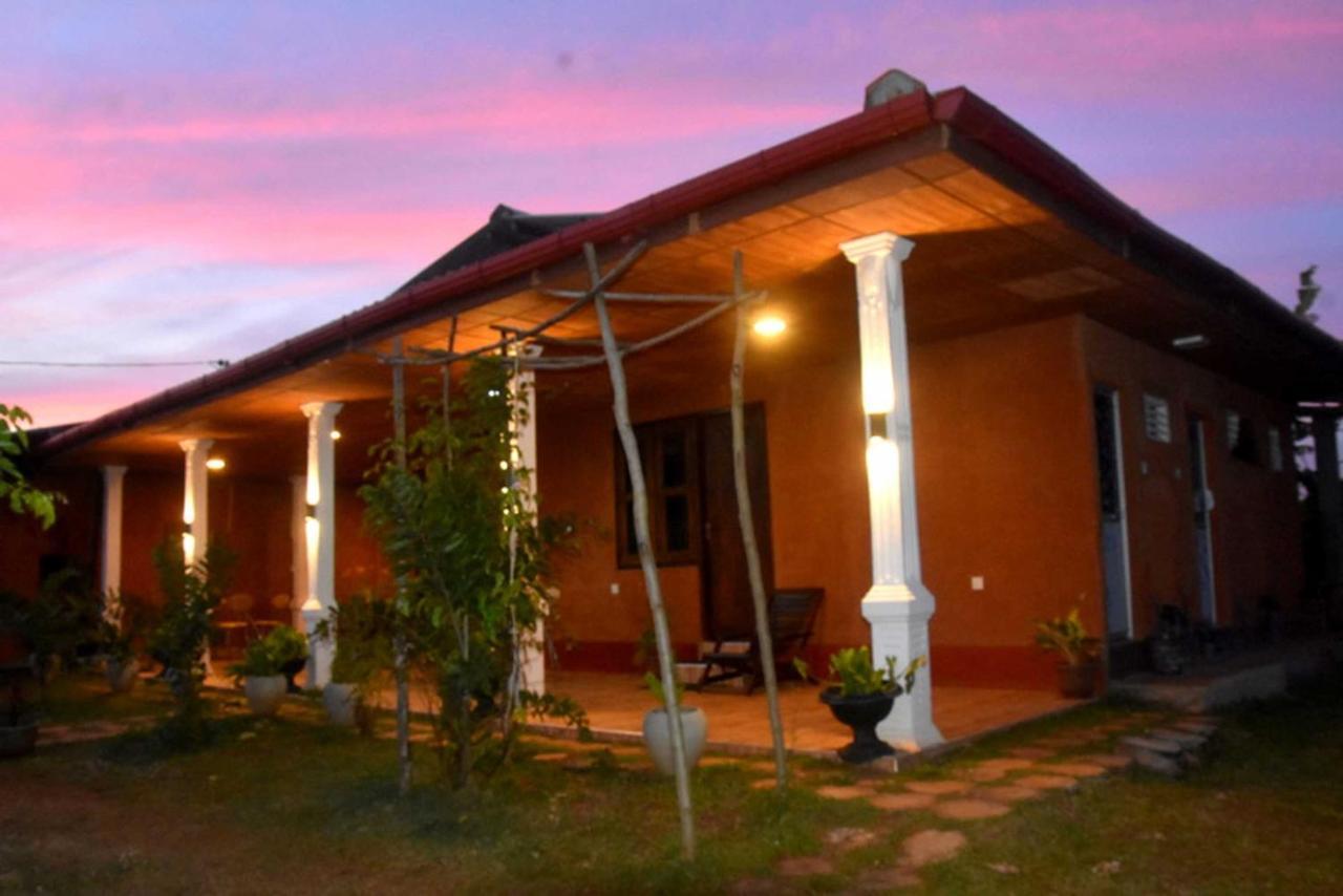 Meegahapokuna Resort Anuradhapura Luaran gambar