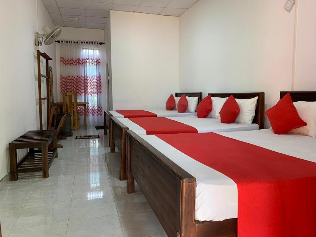 Meegahapokuna Resort Anuradhapura Luaran gambar