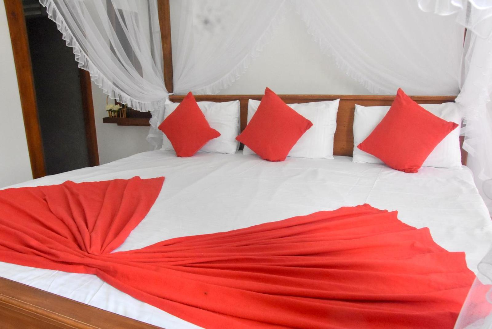Meegahapokuna Resort Anuradhapura Luaran gambar